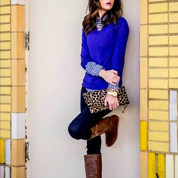 »EXPRESS» Royal Cobalt Lightweight Pullover VNeck Top, Luxurious Softness•Medium - Picture 2 of 16